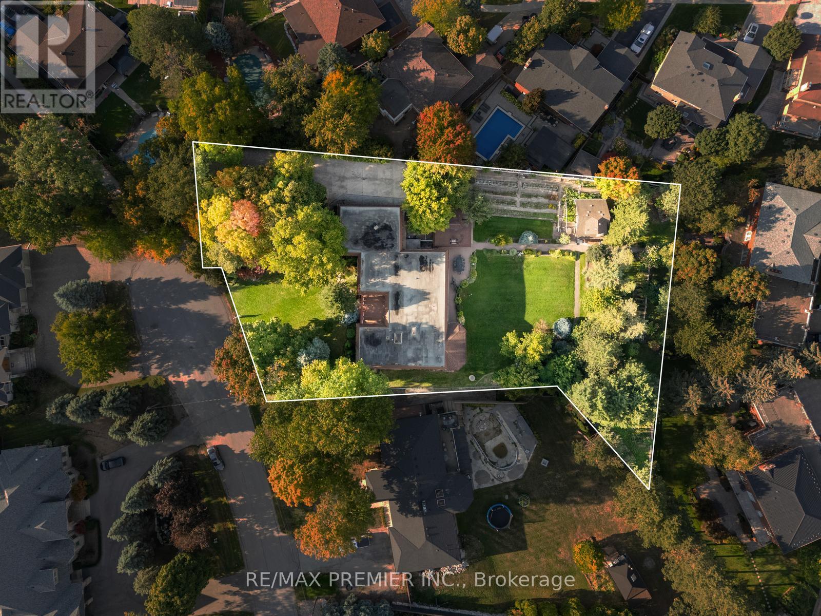 Property image for 261 SYLVADENE PARKWAY|Vaughan (East Woodbridge), Ontario L4L2M8