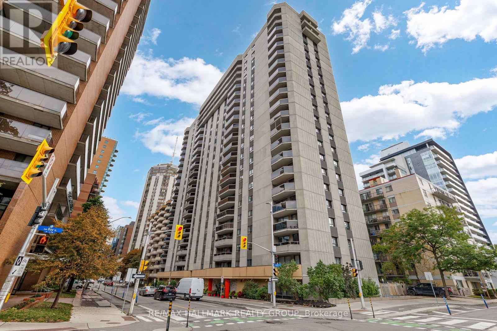 Property image for 402 - 470 LAURIER AVENUE W|Ottawa, Ontario K1R7W9