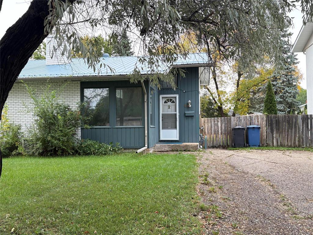 Property image for 49 Lumsden Avenue|Winnipeg, Manitoba R2Y0J6