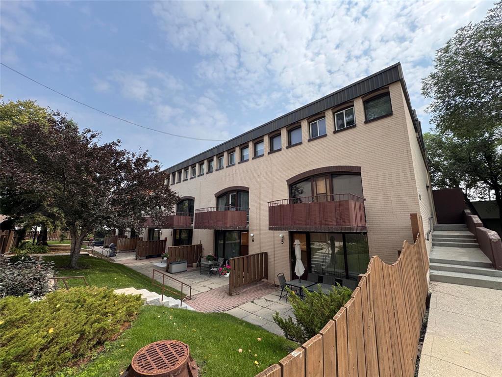 Property image for 3 3451 Portage Avenue|Winnipeg, Manitoba R3K0X2