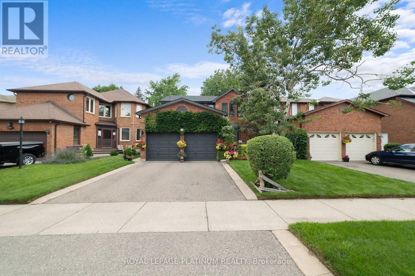 Primary image of 77 LORD SIMCOE DRIVE|Brampton (Westgate), Ontario L6S5H1