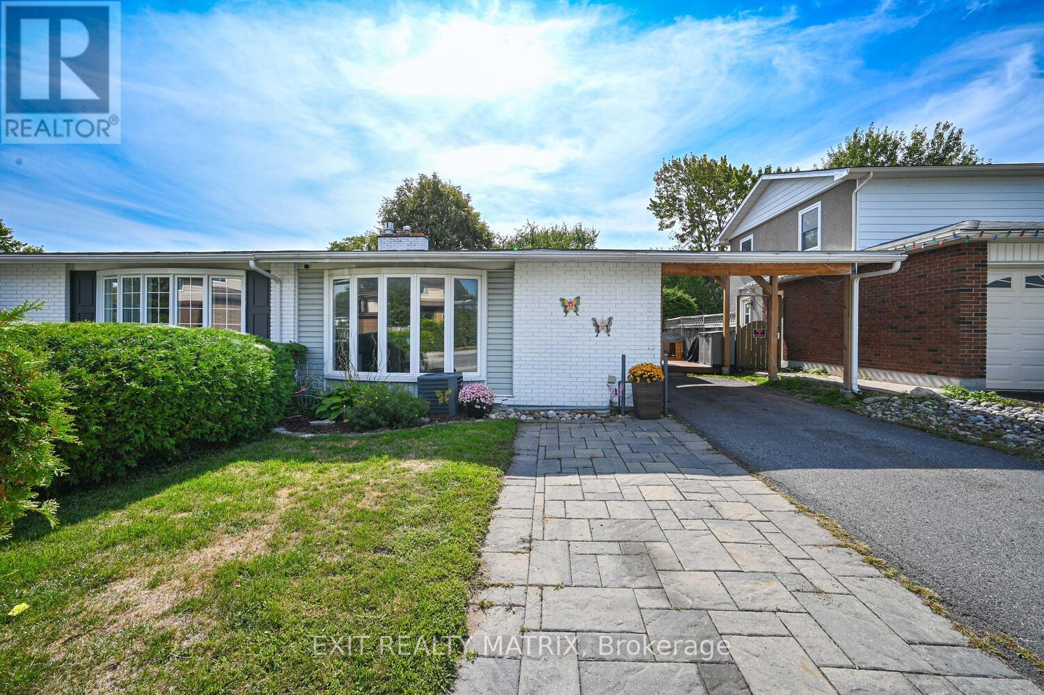 90 CHESTERTON DRIVE|Ottawa, Ontario K2E5T6