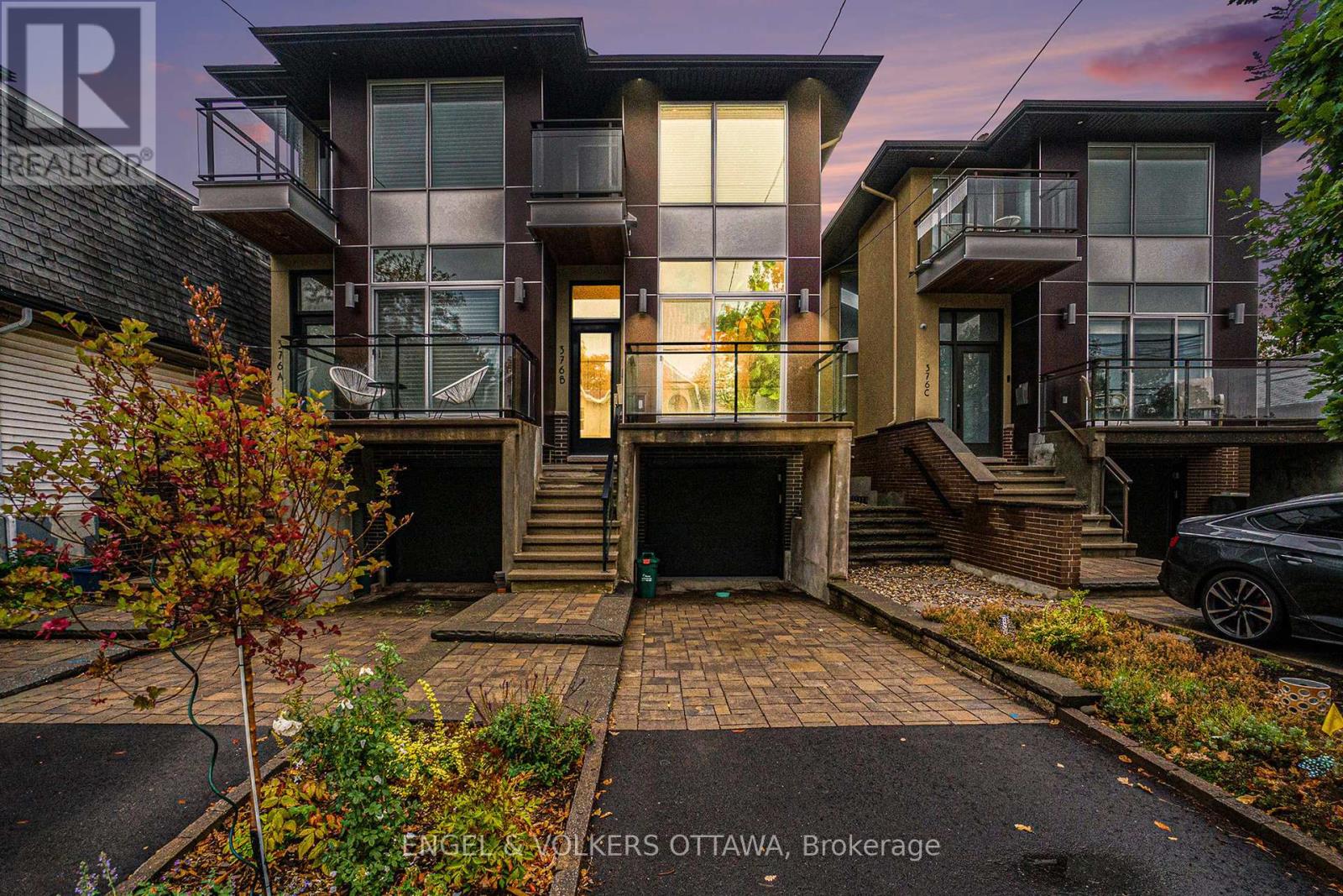 376B WILMONT AVENUE|Ottawa, Ontario K2A0B1