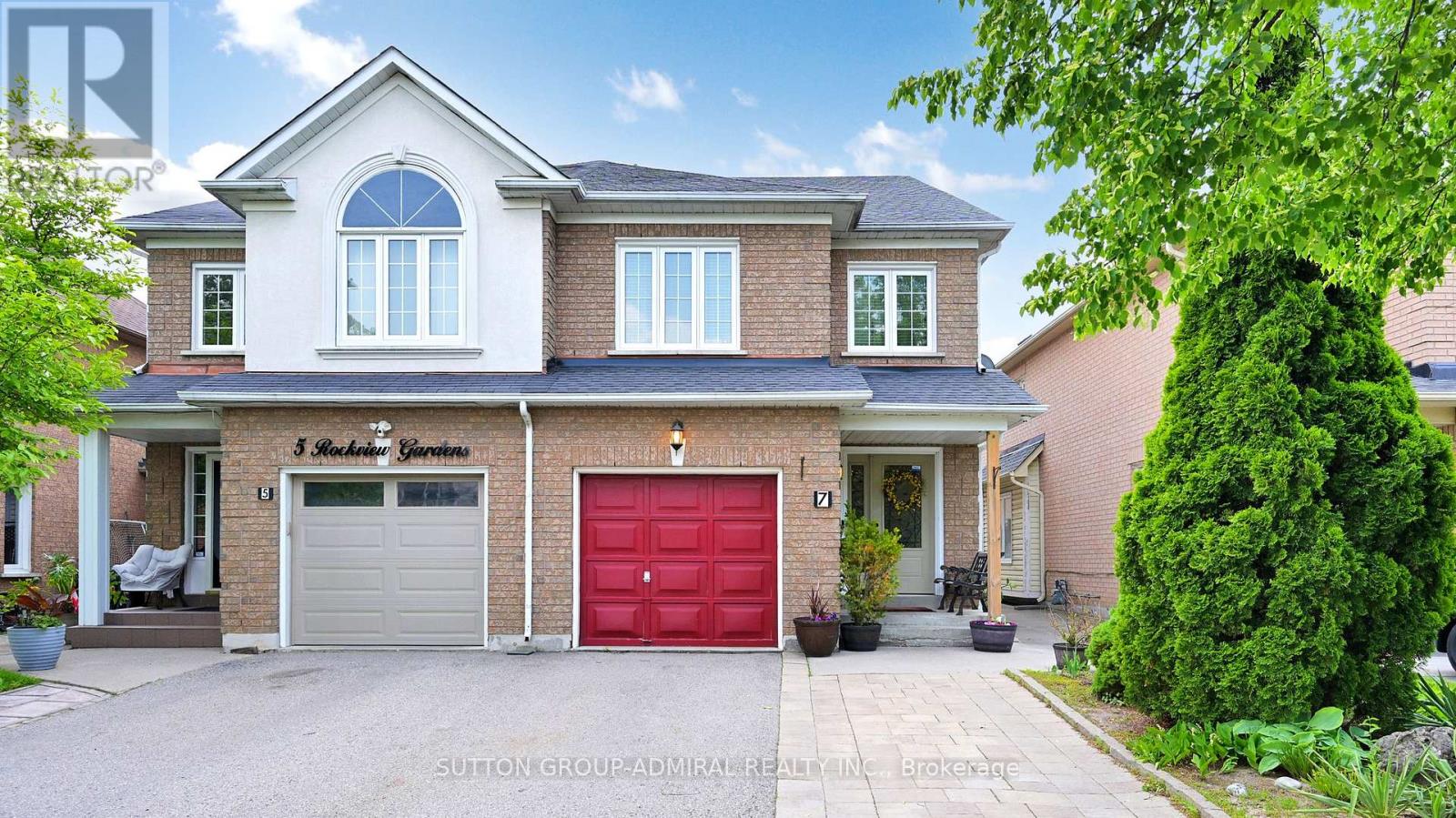 Primary image of 7 ROCKVIEW GARDENS|Vaughan (Concord), Ontario L4K4W4