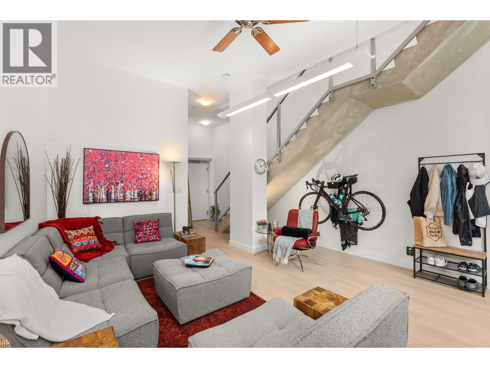 817 CAMBIE STREET|Vancouver, British Columbia V6B2P4