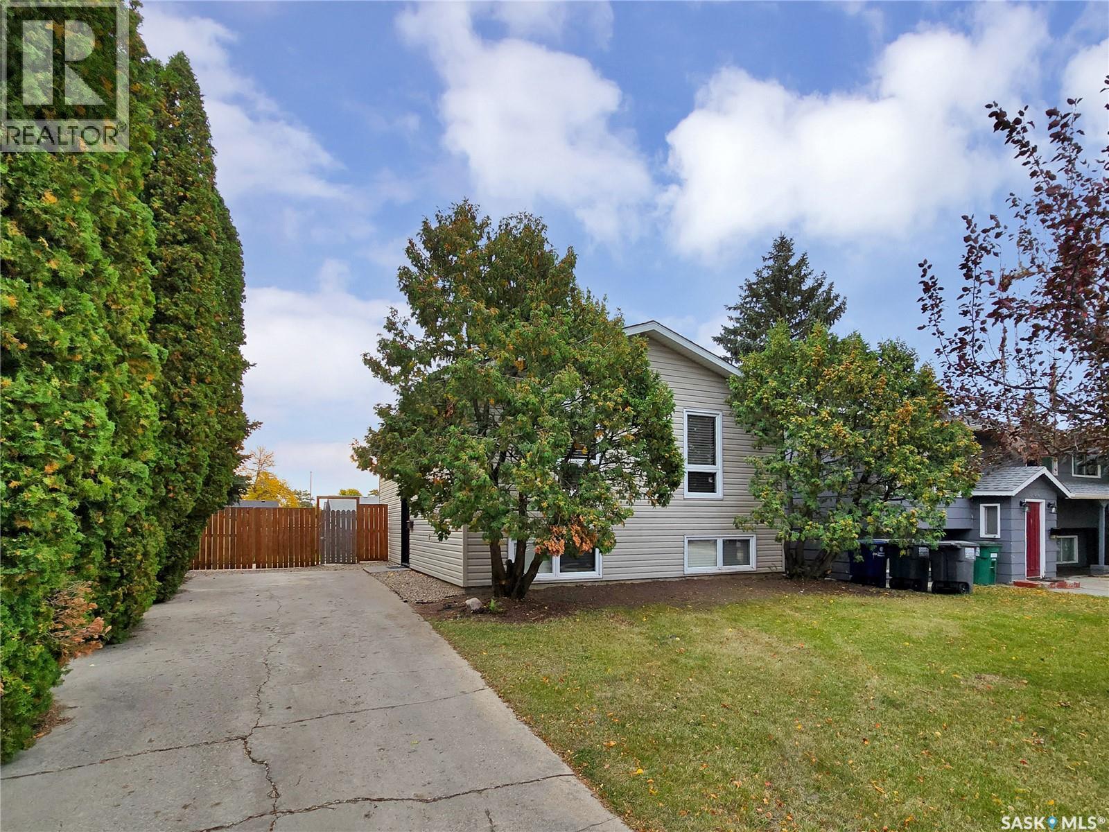 Property image for 610 Guelph CRESCENT|Saskatoon, Saskatchewan S7H4R6