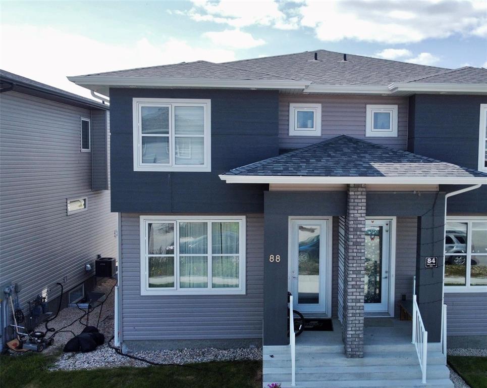 Property image for 88 Bell Gardens Cove|Winnipeg, Manitoba R3Y0R6