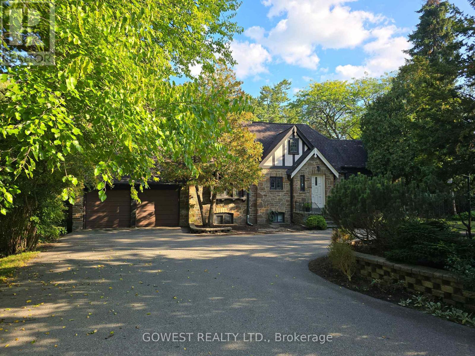 Primary image of 62 PINEWOOD TRAIL|Mississauga (Mineola), Ontario L5G2L1