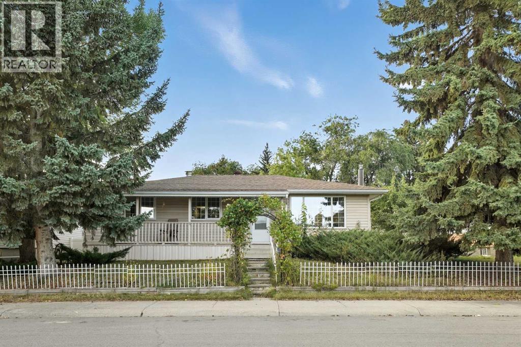 Property image for 23 McKinnon Crescent|Red Deer, Alberta T4N0J4