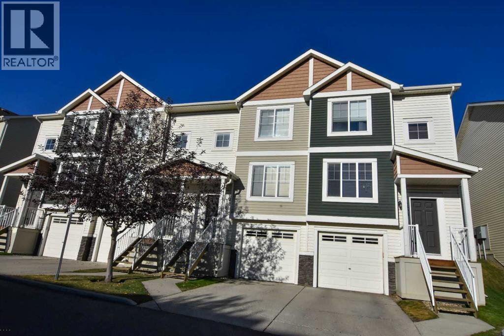156 Pantego Lane NW|Calgary, Alberta T3K0T1