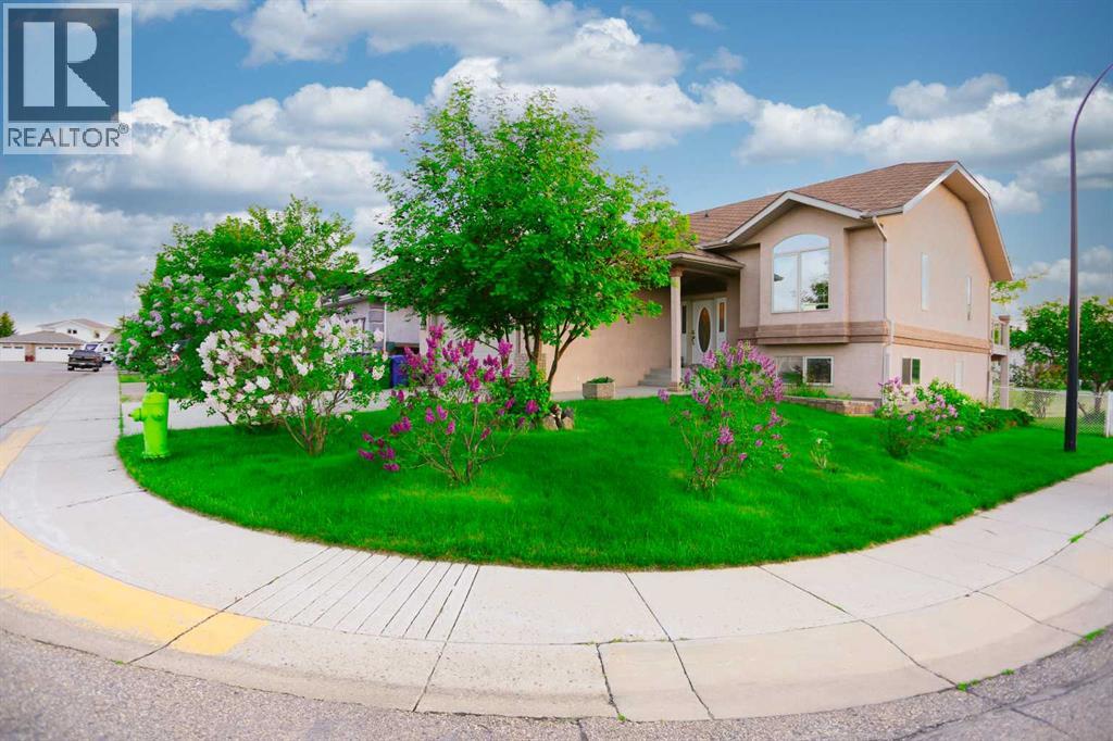 Property image for 61 Leung Close|Red Deer, Alberta T4R2W6