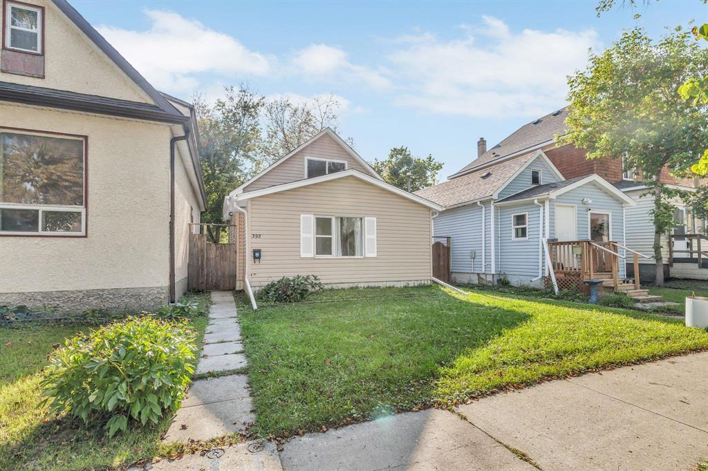 392 Anderson Avenue|Winnipeg, Manitoba R2W1E7