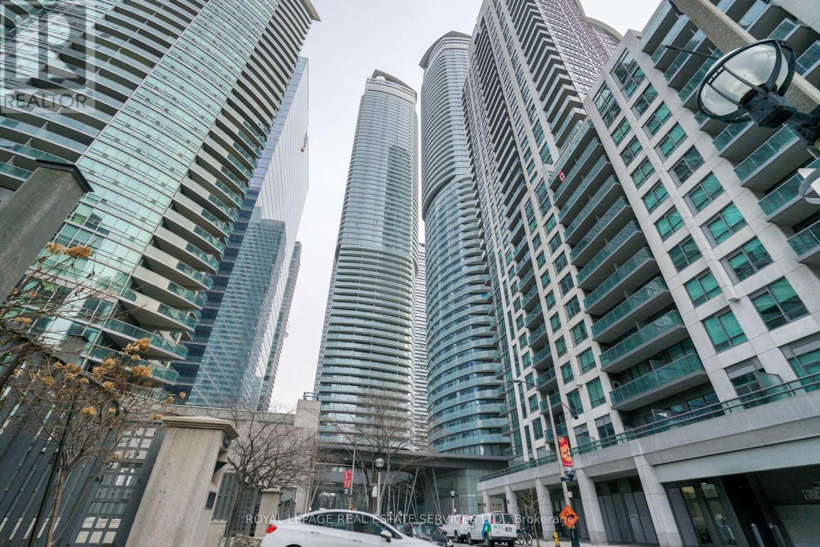 407 - 12 YORK STREET|Toronto (Waterfront Communities), Ontario M5J0A9