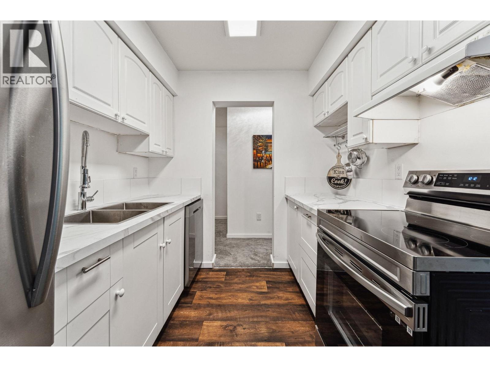 212 6651 LYNAS LANE|Richmond, British Columbia V7C3K8