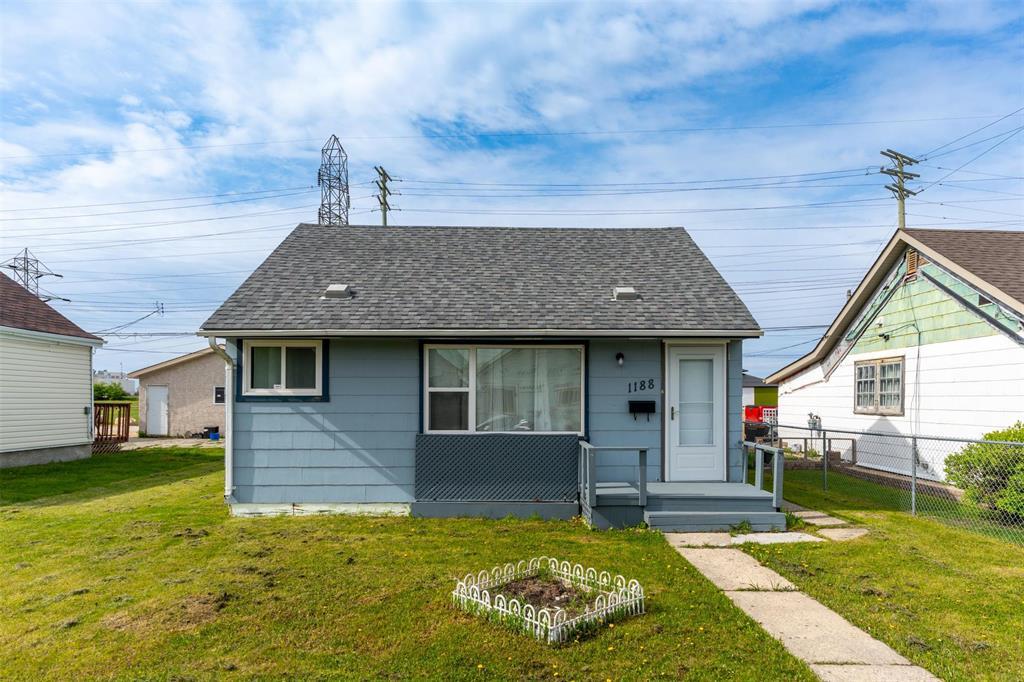 Property image for 1188 Selkirk Avenue|Winnipeg, Manitoba R2X0C5