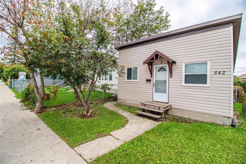 Property image for 542 Jamison Avenue|Winnipeg, Manitoba R2K1N4