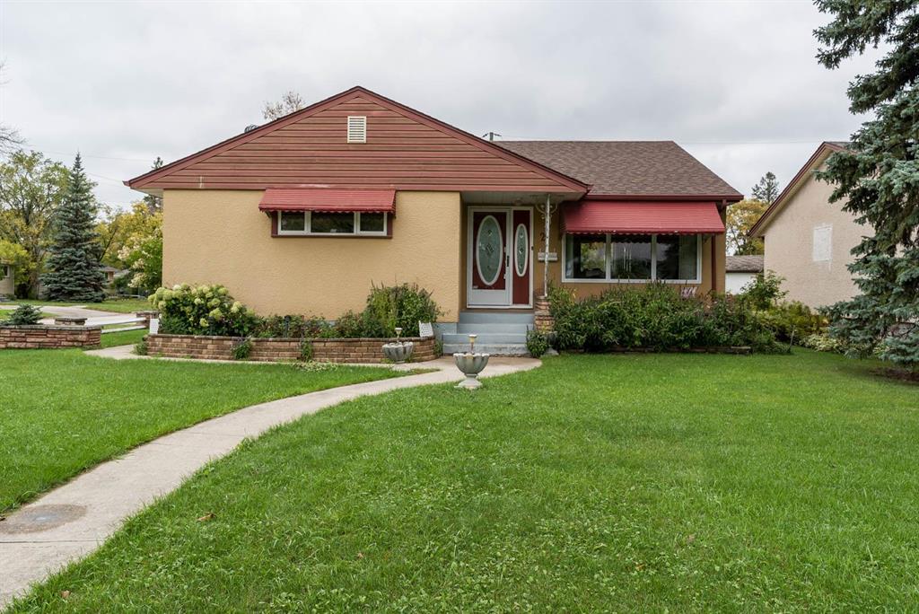 Property image for 2 Garnet Bay|Winnipeg, Manitoba R3T0L5