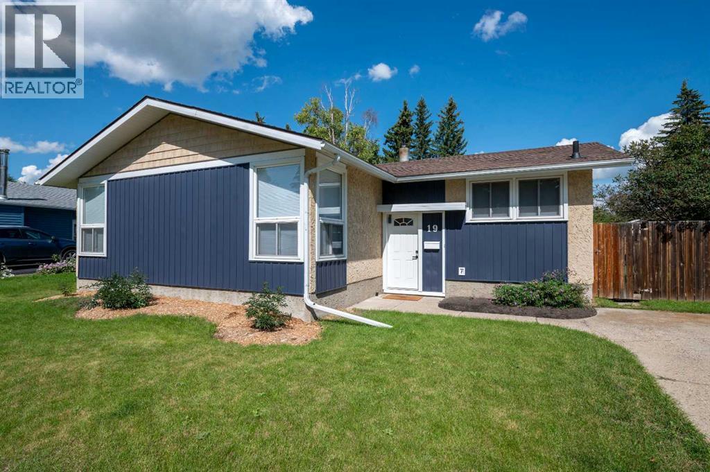 Property image for 19 Sherwood Crescent|Red Deer, Alberta T4N0A4