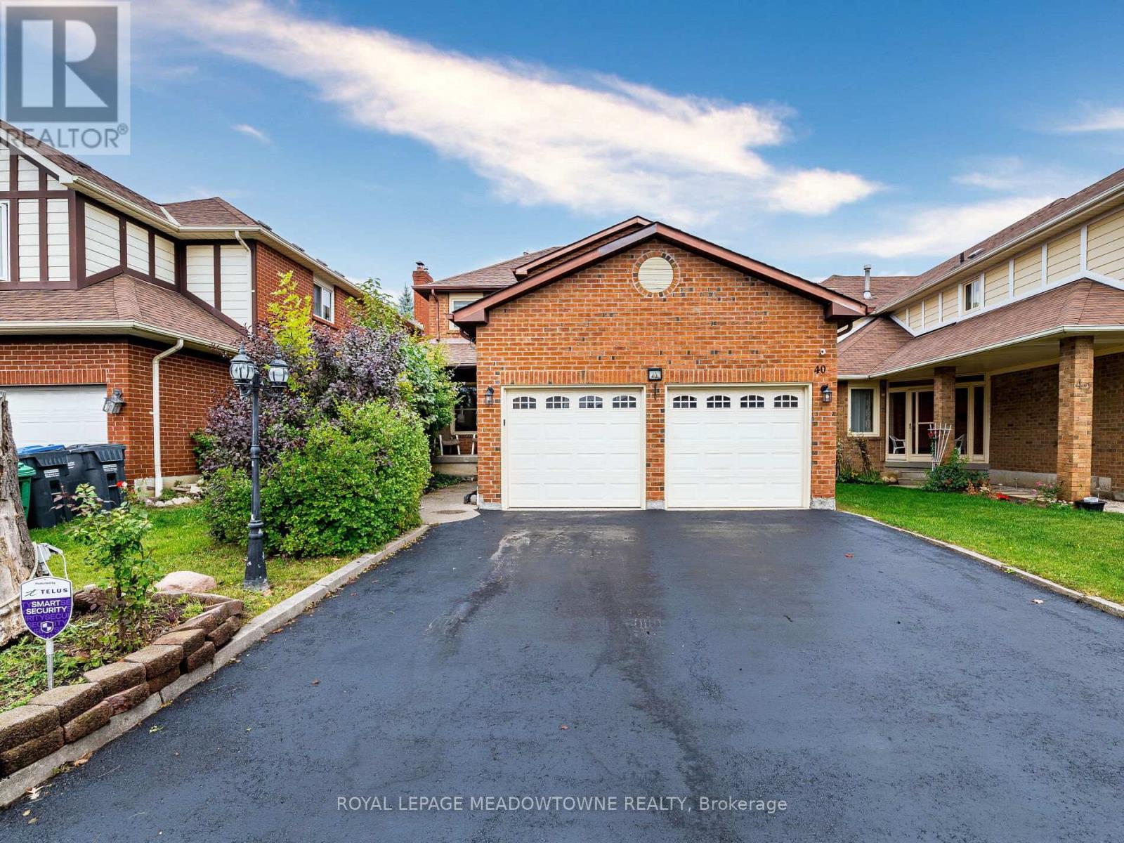 Primary image of 40 LORD SIMCOE DRIVE|Brampton (Westgate), Ontario L6S5H3