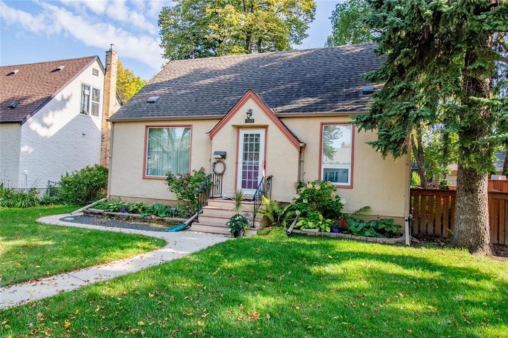 Property image for 500 Montague Avenue|Winnipeg, Manitoba R3L1T7