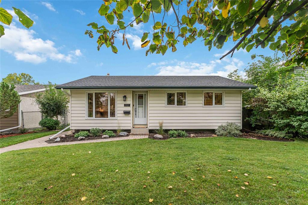 110 Bridgecrest Drive|Winnipeg, Manitoba R2C3S6