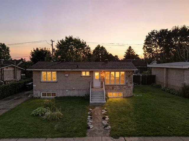 Property image for 890 Rue Corbeil|Laval (Sainte-Dorothée), Quebec H7X1Z2