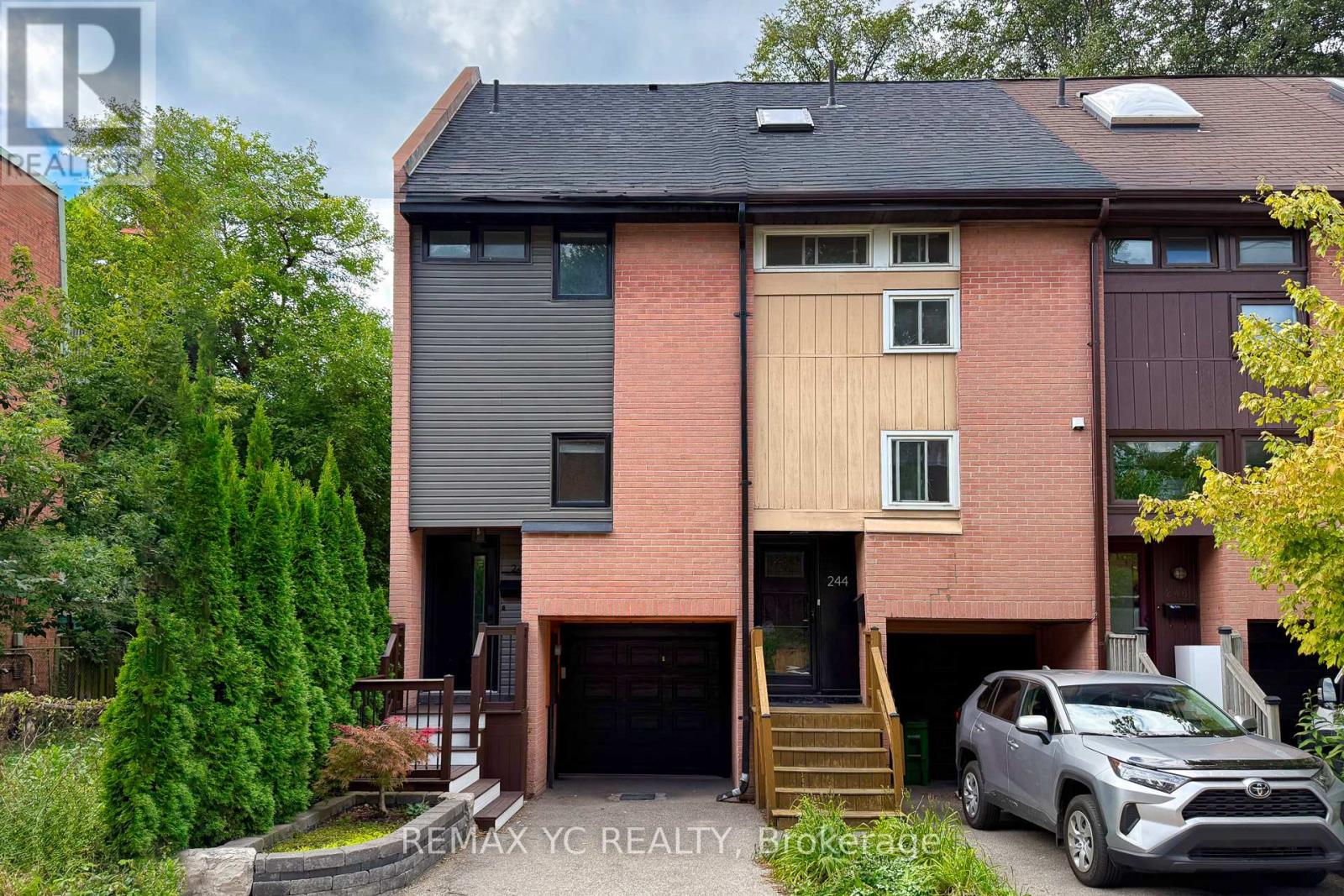 Property image for 242 MILAN STREET|Toronto (Moss Park), Ontario M5A3Z6