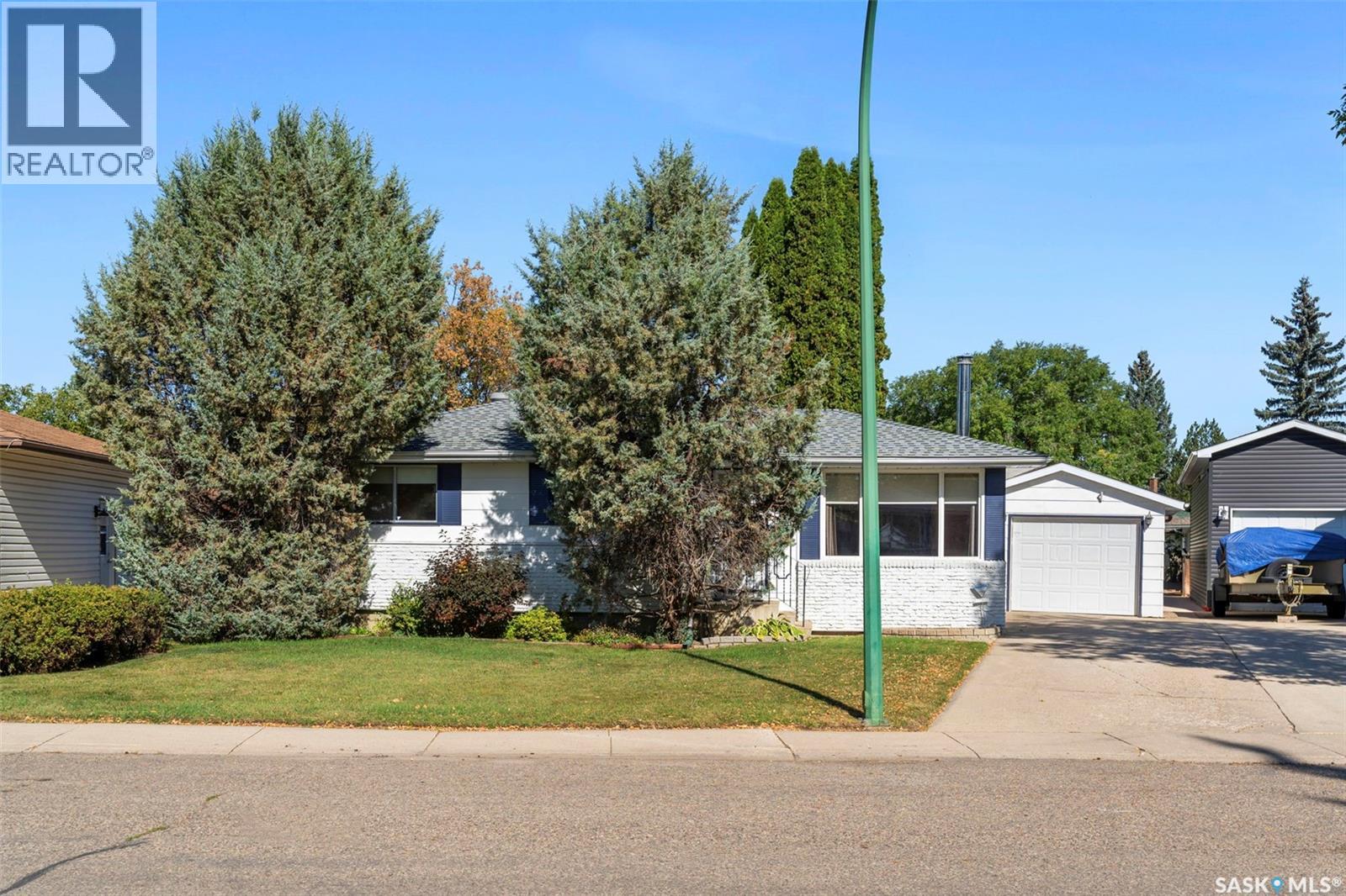 Property image for 389 Balsam CRESCENT|Saskatoon, Saskatchewan S7N2L9