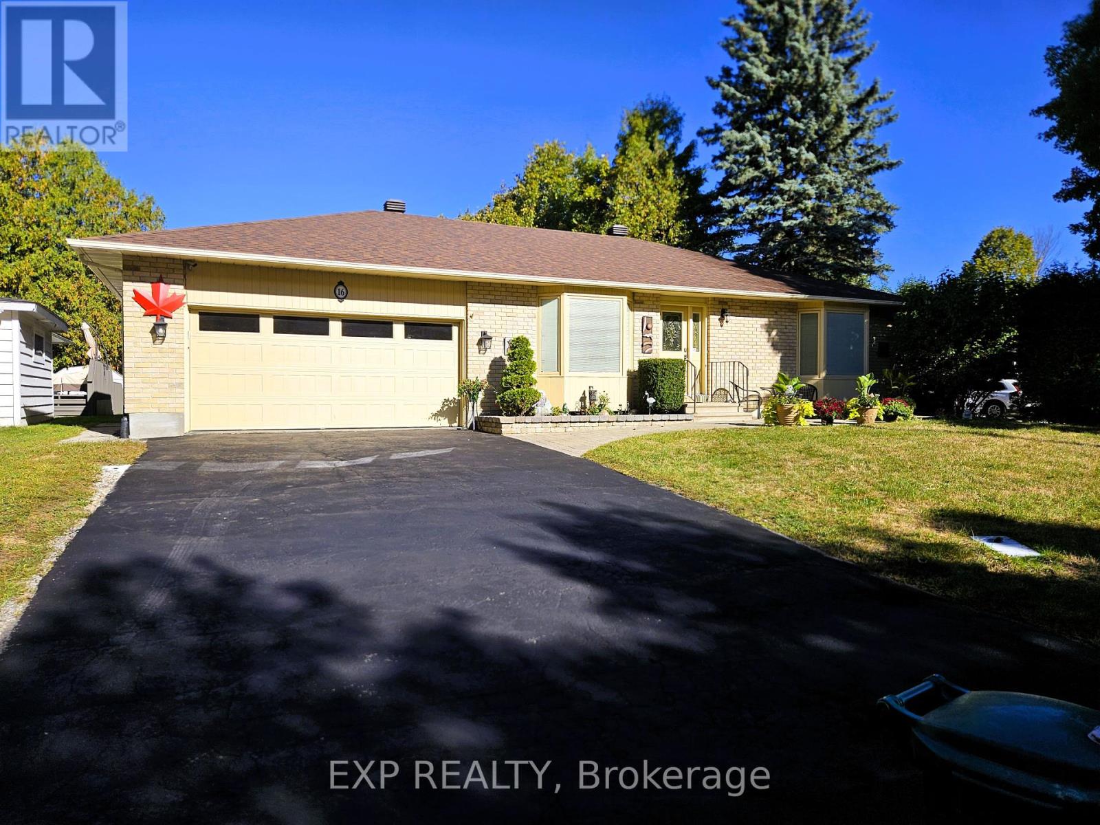 16 EVELYN STREET|Ottawa, Ontario K2S1M9