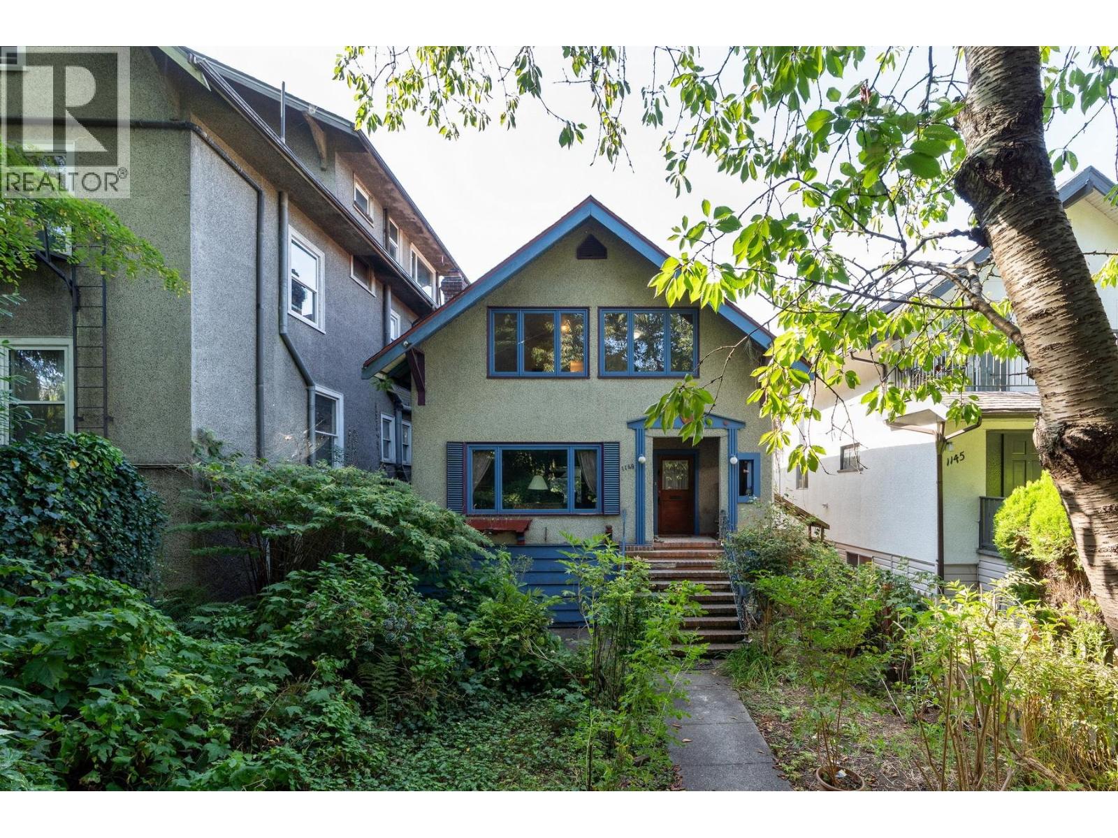 1149 LILY STREET|Vancouver, British Columbia V5L4H5
