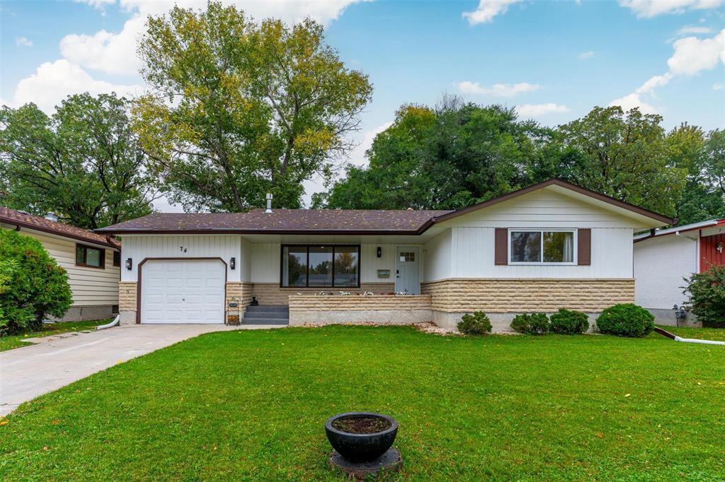 74 Shakespeare Bay|Winnipeg, Manitoba R3K0M6