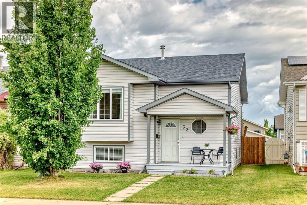 Property image for 32 Dynes Street|Red Deer, Alberta T4R3C3