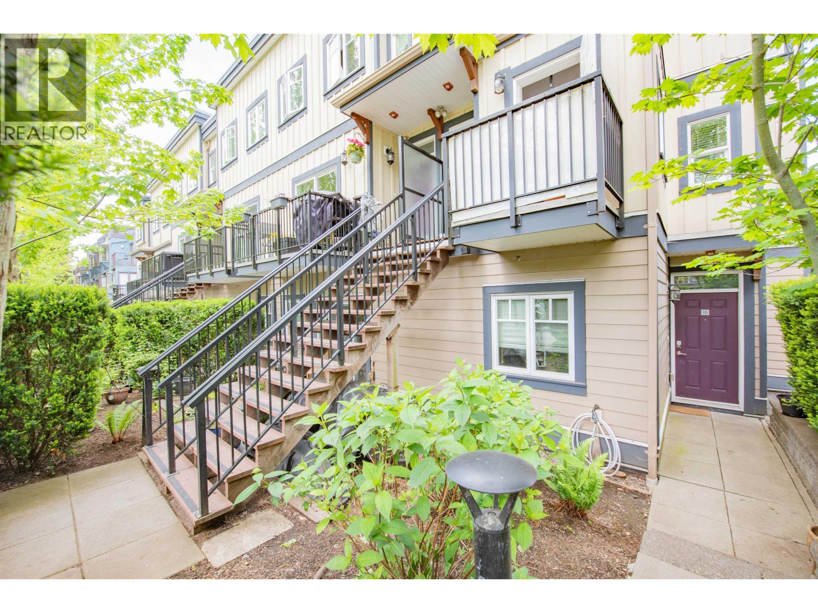 Property image for 207 2263 TRIUMPH STREET|Vancouver, British Columbia V5L1L2
