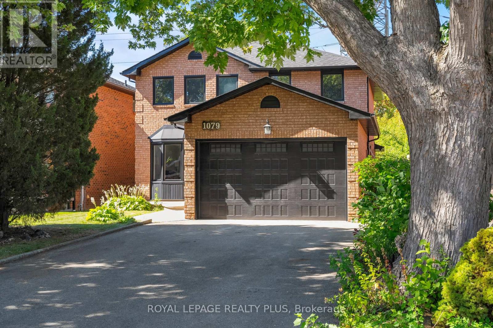 Primary image of 1079 HEDGE DRIVE|Mississauga (Lakeview), Ontario L4Y1G3