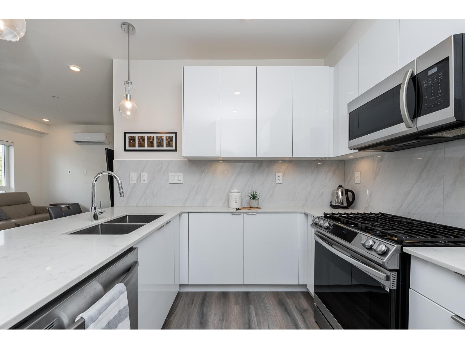 A303 8447 202 STREET|Langley, British Columbia V2Y2B7