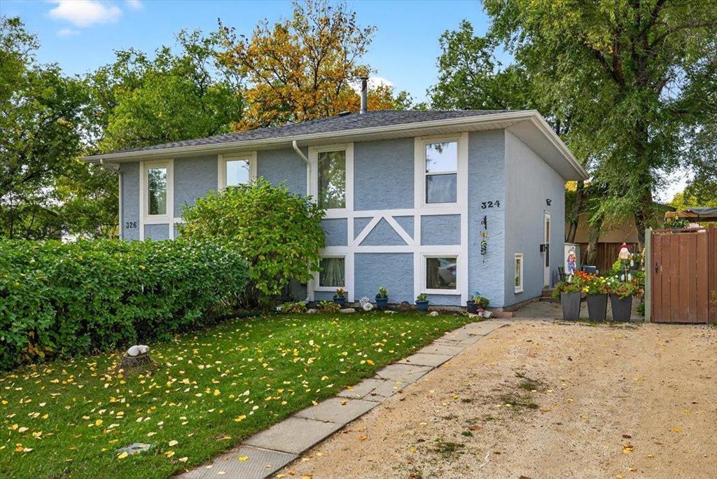 324 Edelweiss Crescent|Winnipeg, Manitoba R2G2B6