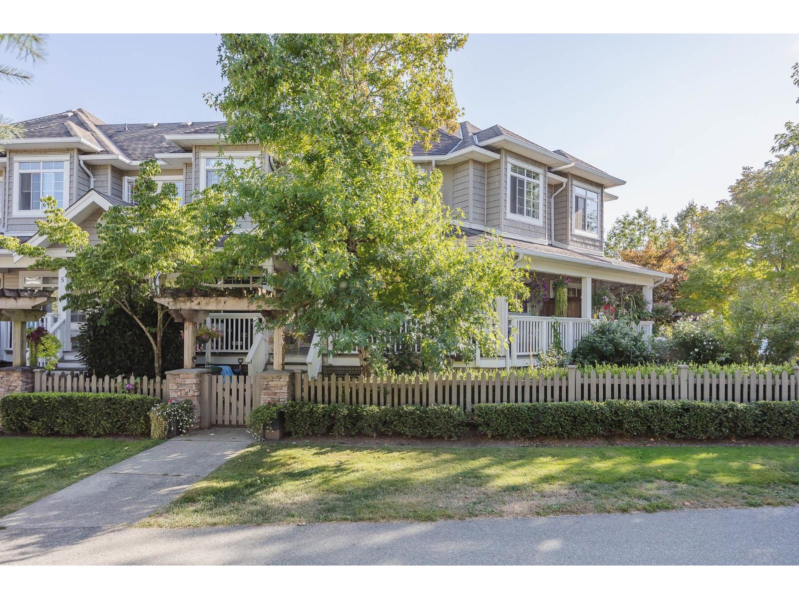 4 6852 193 STREET|Surrey, British Columbia V4N0C8