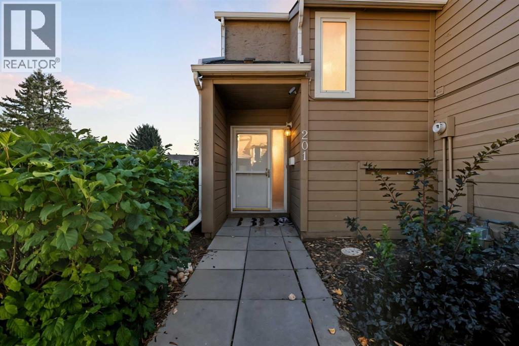 Property image for 201, 829 Coach Bluff Crescent SW|Calgary, Alberta T3H1B1