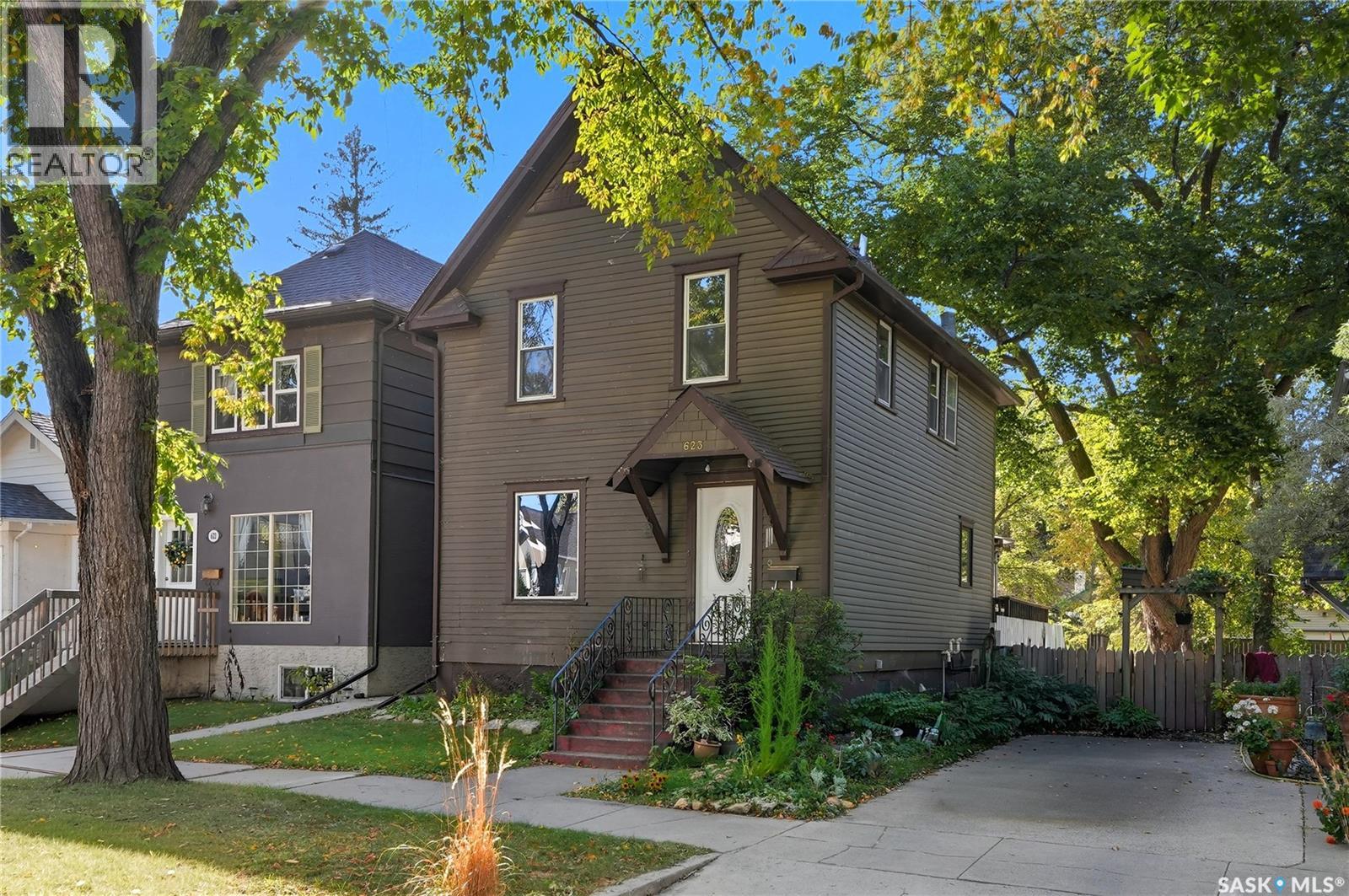 623 8th AVENUE N|Saskatoon, Saskatchewan S7K2W7