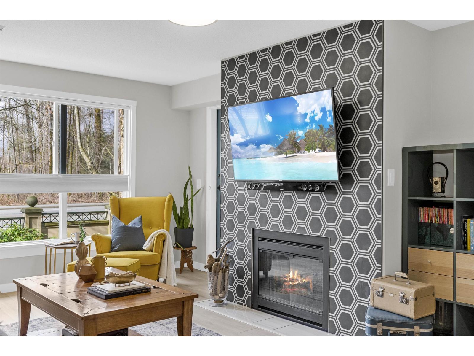 210 13860 70 AVENUE|Surrey, British Columbia V3W0S1