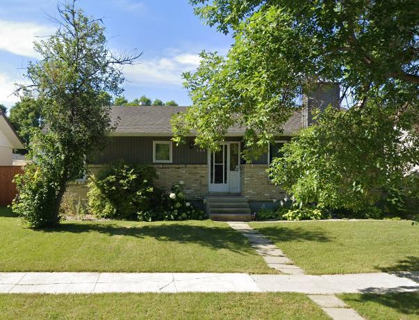 588 Headmaster Row|Winnipeg, Manitoba R2G3K9