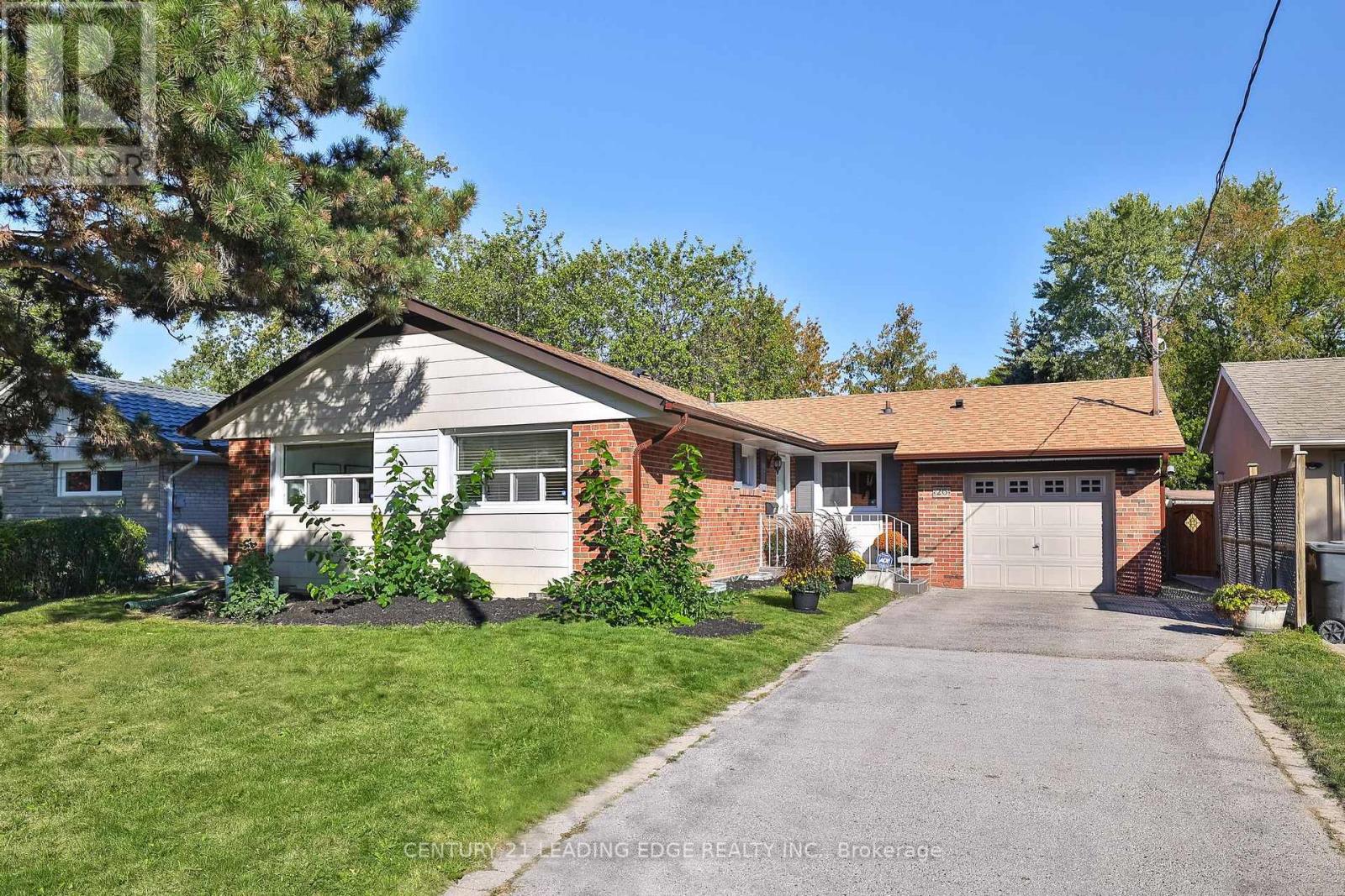 Property image for 26 ELVASTON DRIVE|Toronto (Victoria Village), Ontario M4A1M9