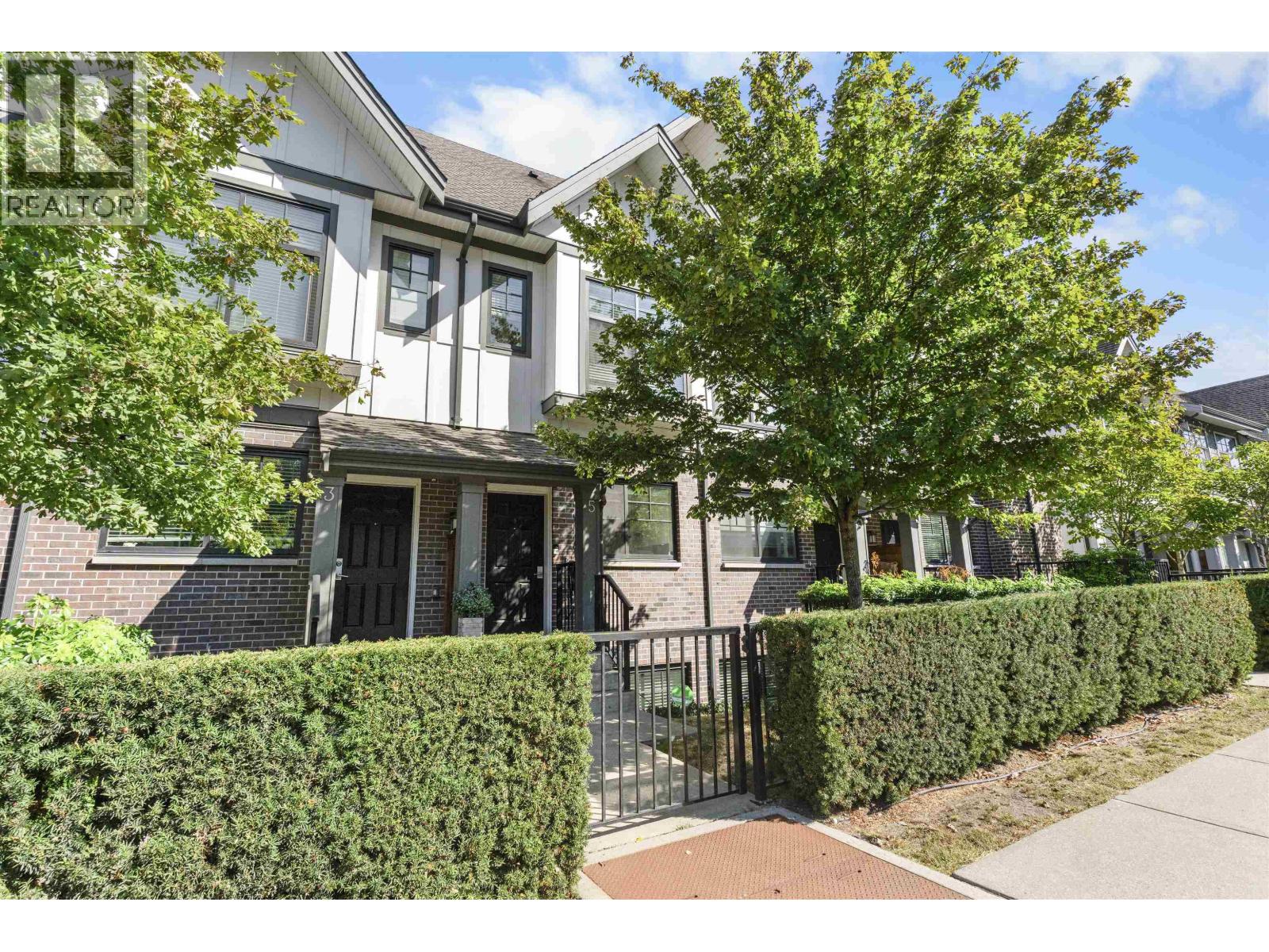 5 5128 CANADA WAY|Burnaby, British Columbia V5E0C3