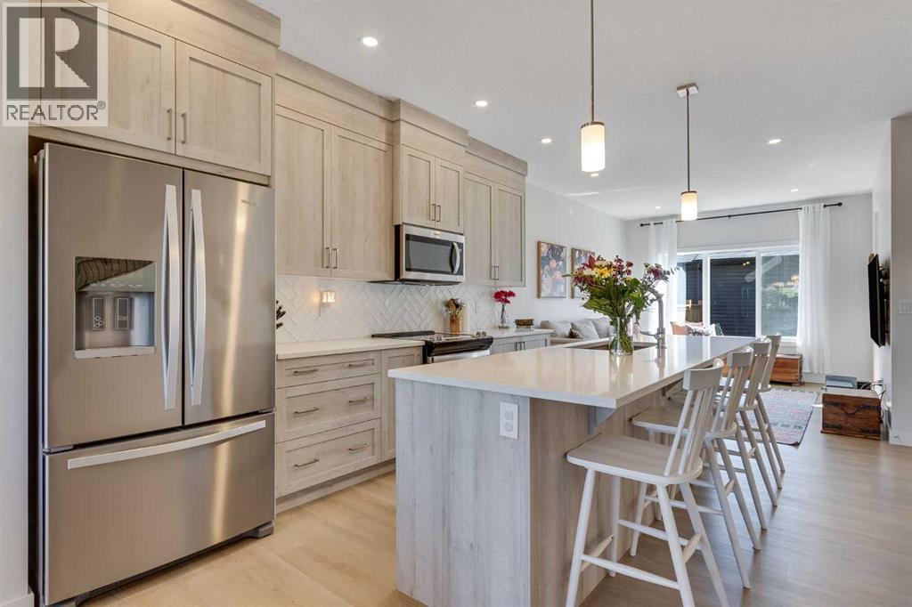 94 Silverton Glen Gate SW|Calgary, Alberta T2X5C4