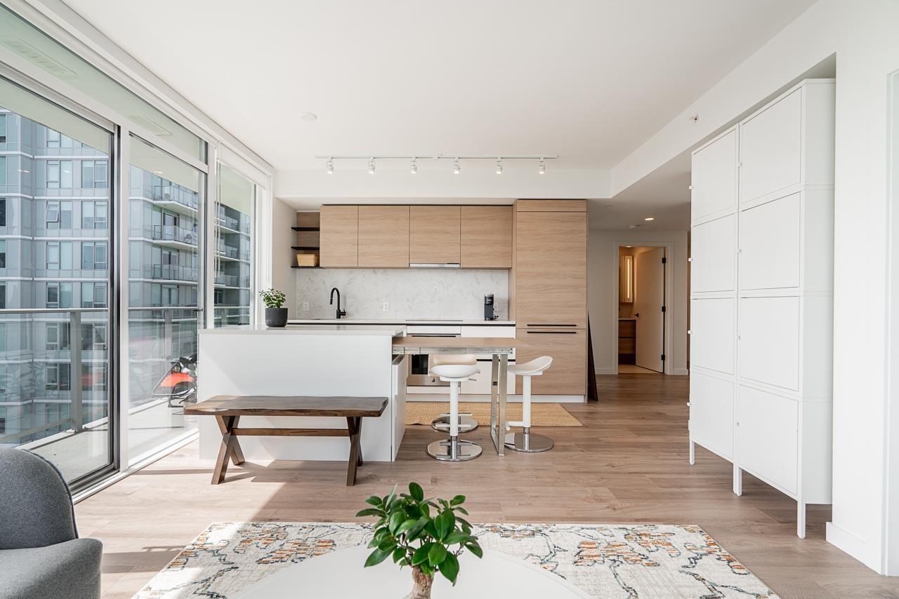 Primary image of 2508 13428 105 AVENUE|Surrey, British Columbia V3T0S6