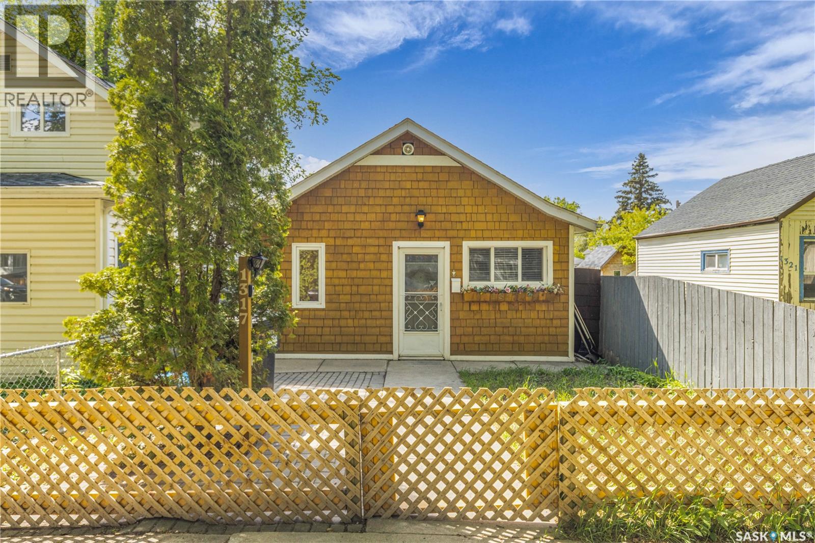 Property image for 1317 G AVENUE N|Saskatoon, Saskatchewan S7L2A6