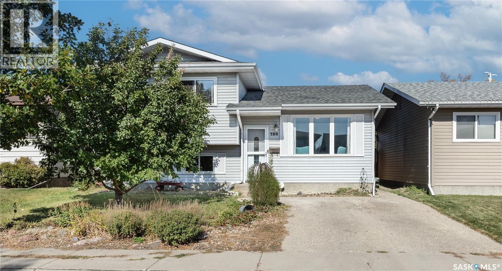 734 Whelan WAY|Saskatoon, Saskatchewan S7L7E5