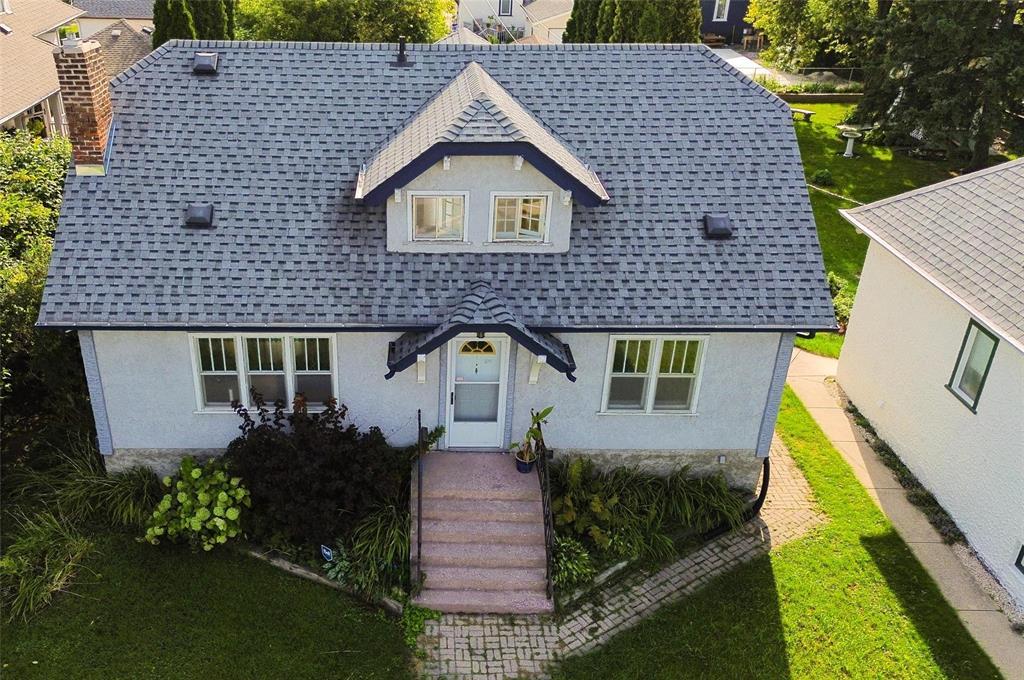 Property image for 445 Bredin Drive|Winnipeg, Manitoba R2K1N8