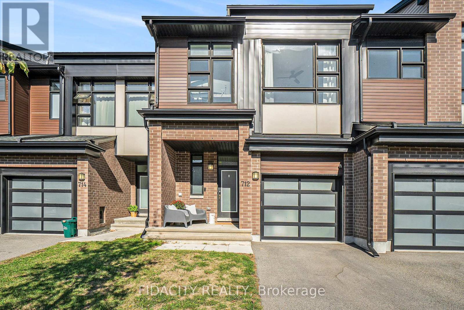 712 TWIST WAY|Ottawa, Ontario K2V0M8