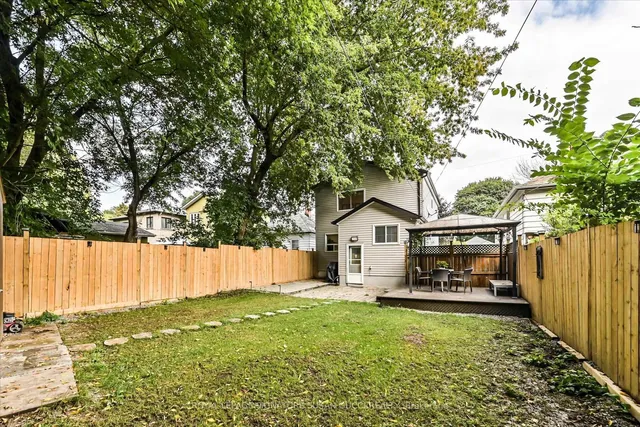 Additional image 37 of 94 Meighen Ave